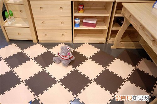 怎么判断爬行垫含甲醛，爬爬垫含有甲醛吗?