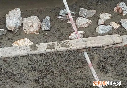 片石混凝土的比例是多少，片石混凝土中片石比例多少