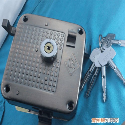 老式门锁怎么安装，老式门锁怎样安装