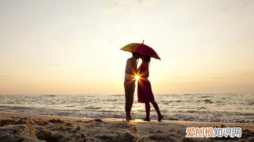 朋友圈情侣秀恩爱的句子 情侣说说秀恩爱霸气