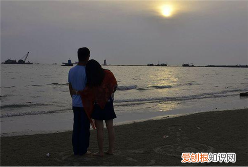 女朋友问想她哪里怎么回答 女生想你的暗示