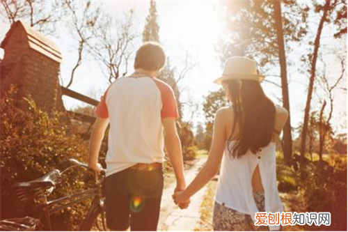 男朋友想你了怎么办怎么回复 找个比自己小的男朋友好吗