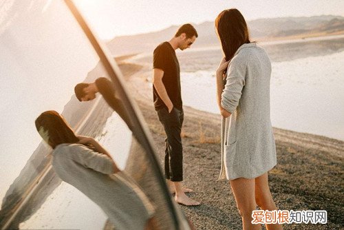 聊天如何暗示喜欢对方 喜欢一个人如何暗示