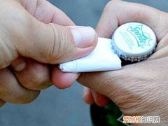 空手开啤酒瓶盖技巧没有起瓶器怎么开啤酒