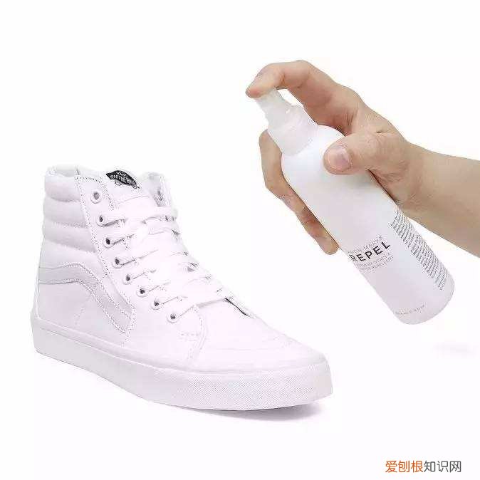 鞋边发黄怎么变白妙招 小白鞋的快速清洗方法