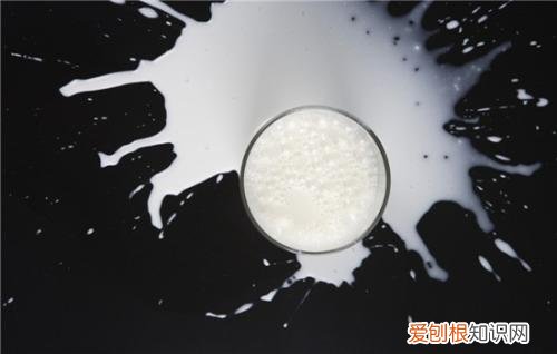 牛奶洗脸有什么好处牛奶洗脸的正确方法揭秘