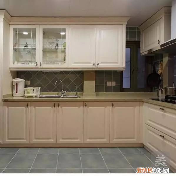 传统的北欧家装,玄关挂画很特别,空间氛围很温馨!,玄关画北欧风