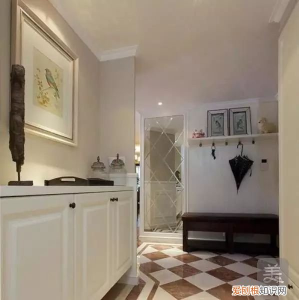 传统的北欧家装,玄关挂画很特别,空间氛围很温馨!,玄关画北欧风