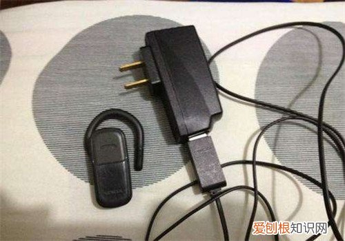 蓝牙耳机需要充电吗 蓝牙耳机充电要关机吗