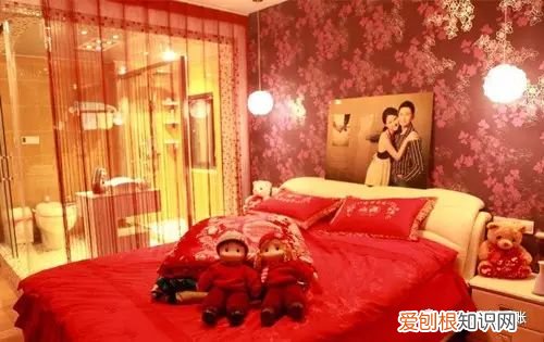 结婚照挂在什么地方既合适又美观，结婚照挂在哪里好 两个地方最为适宜