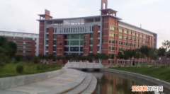 福外是哪个大学，福州外语外贸学院和闽南理工学院哪个好