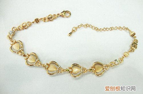 猫眼石手链戴了有什么好处 猫眼石物件的保养