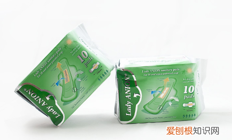 卫生巾放一年了还能用吗,卫生巾放了一年还能用吗