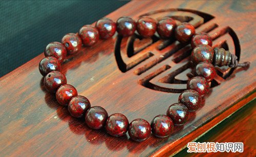 檀木手链多少钱一串如何保养檀木手链