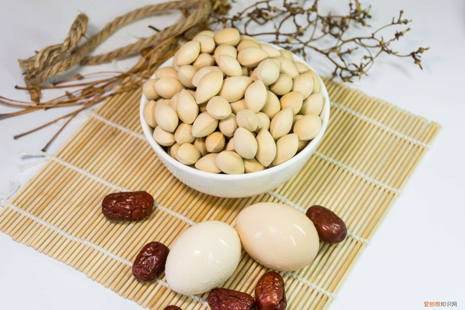 银杏叶子什么时间变黄 银杏什么时候黄,银杏叶变黄的原因