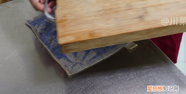 整只鸡脱骨的正确方法教程 整鸡脱骨的技术要点是