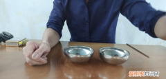 空碗变水魔术教程视频，戏法空碗取水怎么做到的