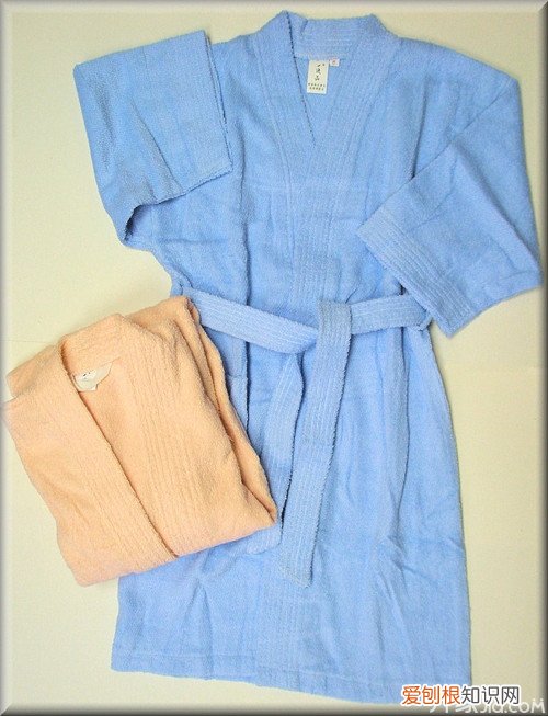 浴袍怎么用 网友:裹得严实依然性感