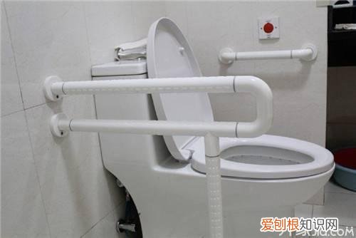 残疾人厕所设计规范 残疾人厕所扶手尺寸