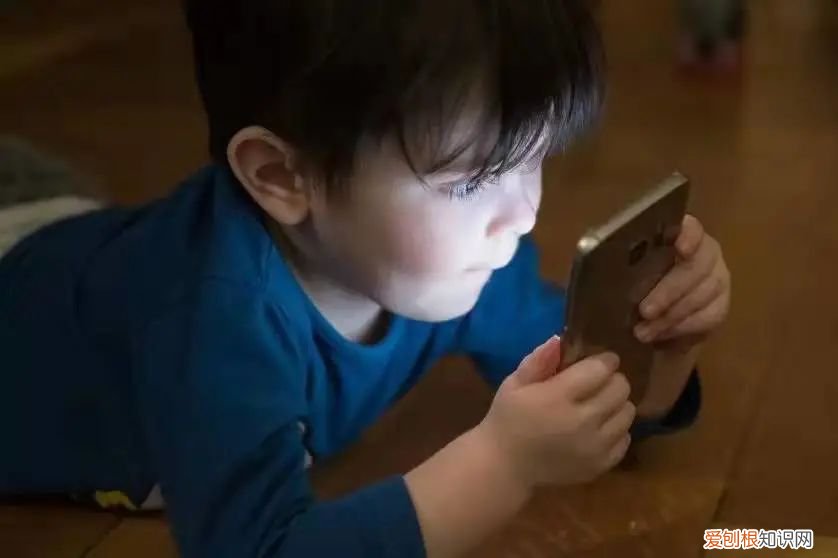 如何培养孩子的勇敢与自信论文,让孩子内心富足,自信又勇敢 !