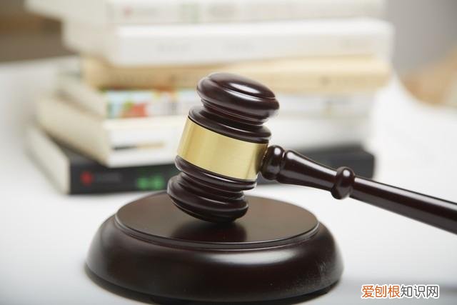 妻子带男友办离婚被丈夫打成重伤!构成故意伤害罪!得不偿失!