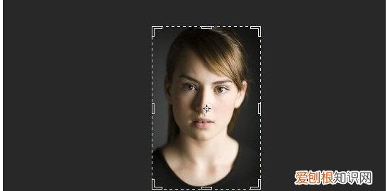 PS怎么大范围裁剪,怎样用photoshop压缩照片大小