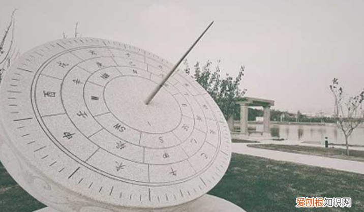 子夜是指现在的几点钟，子夜是指现在的几点钟到几点钟