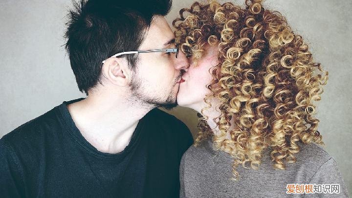 如何尽快发现卵巢囊肿，五个信号是征兆，发现卵巢囊肿怎么办