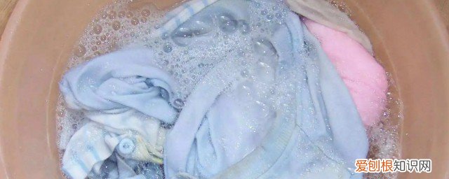 衣服弄上葡萄汁怎么洗 衣服弄上葡萄汁如何洗