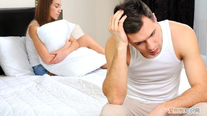 阴囊潮湿有什么症状表现？阴囊潮湿是什么原因造成的，阴囊潮湿的原因和症状