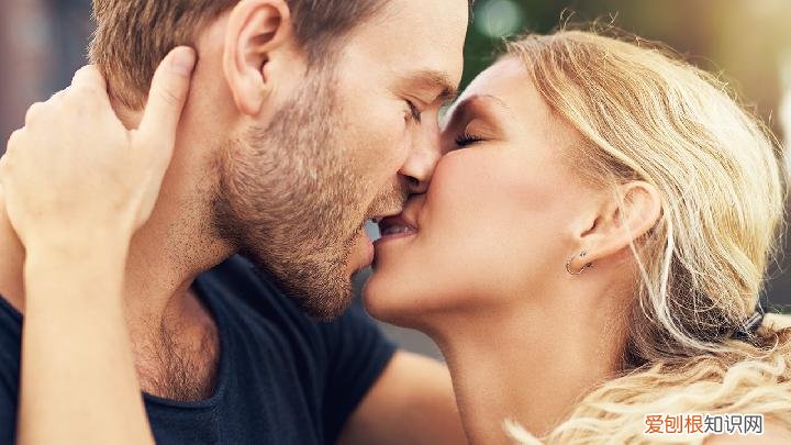 卵巢肿瘤有五方面危害，常用四种治疗方法，关于卵巢肿瘤的治疗正确的是