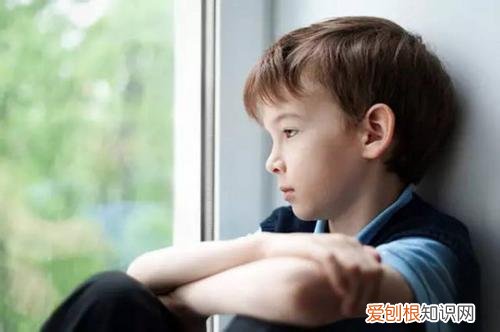 孩子内向不善于表达怎么办，孩子内向不善交际怎么办？家长掌握这7点，帮孩子建立自信