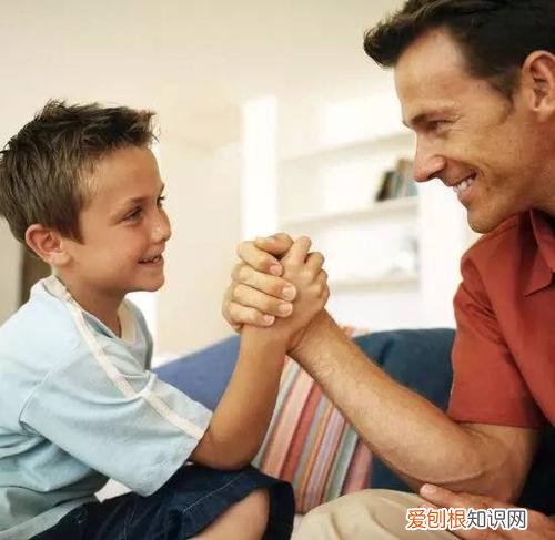 孩子内向不善于表达怎么办，孩子内向不善交际怎么办？家长掌握这7点，帮孩子建立自信