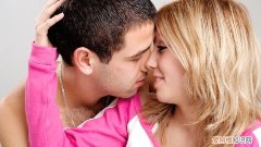 月经不正常预示更年期综合症，及时检查是关键，更年期综合症的表现女性更年期月经多