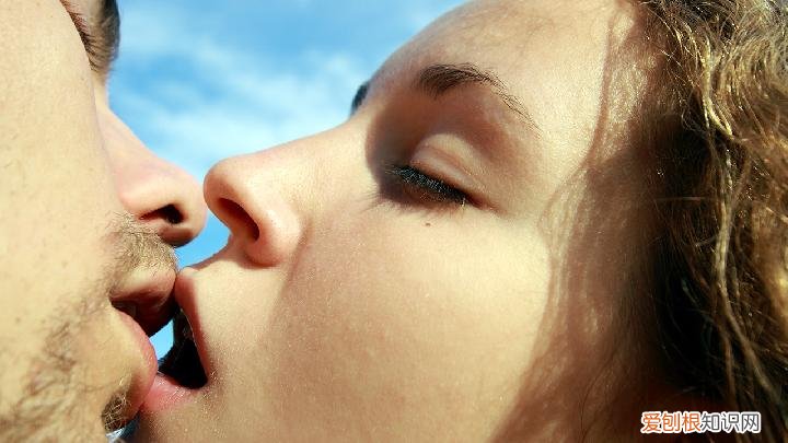 白带异常警惕妇科炎症的其他三个症状早知道！