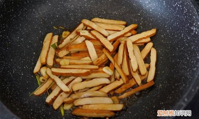 如何炒豆干又嫩又好吃 豆干怎么炒得又软又入味