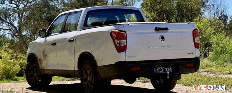 货车仪表盘电压显示变动多少正常 柴油皮卡车仪表盘显示电压过高