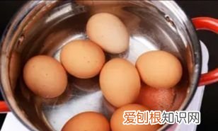 煮鸡蛋爆开是不新鲜，白水煮鸡蛋为什么会裂开
