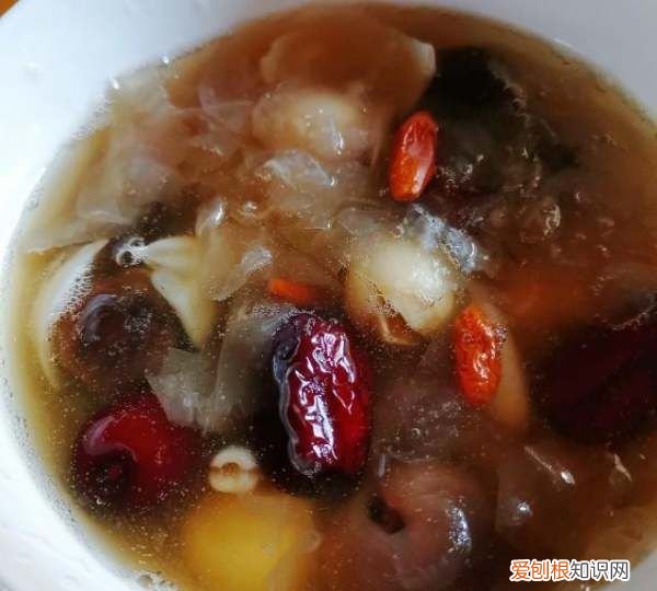 莲子羹需要哪些材料，燕窝莲子羹的做法窍门
