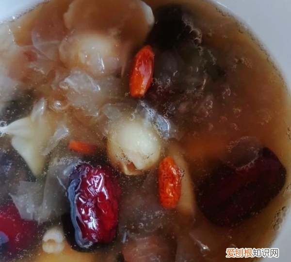 莲子羹需要哪些材料，燕窝莲子羹的做法窍门