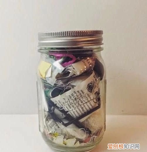 生活垃圾可以放家门口吗,用一个瓶子装一个月的生活垃圾