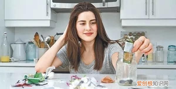 生活垃圾可以放家门口吗,用一个瓶子装一个月的生活垃圾