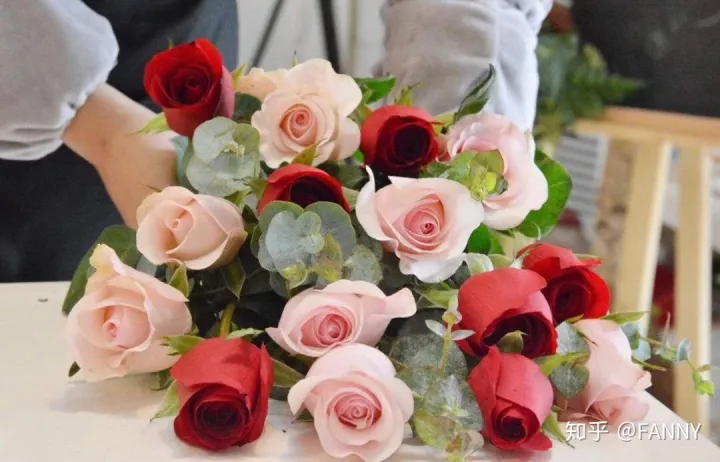 花的护理方法，花艺小知识——鲜花的保养小诀窍！
