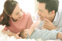 6到12月龄婴儿喂养指南，0~12个月育儿知识大全，值得宝爸宝妈收藏