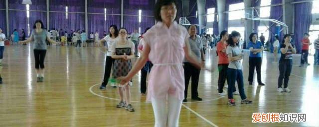 跳绳可以瘦腿嘛 跳绳能瘦腿吗《跳绳是否能瘦腿》