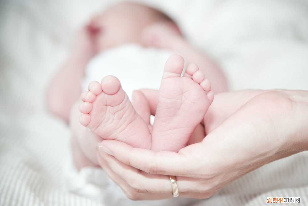 如何正确的给小宝宝剪指甲？，如何正确的给小宝宝剪指甲呢