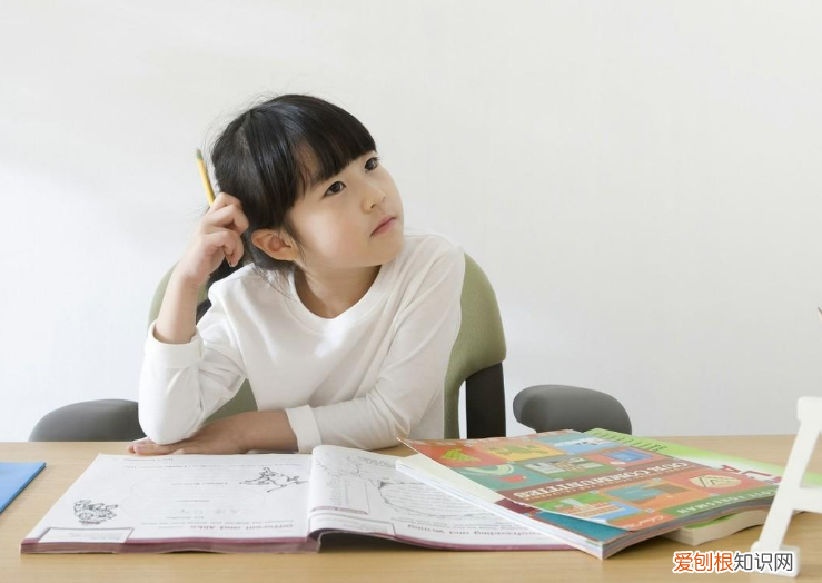 怎样提升孩子的专注力和能力，如何提升娃的专注力？家长每天陪宝宝半小时，孩子专注力大不同