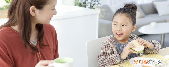 孩子起床多久吃早餐好 孩子早上起床多久适合吃饭《起床后多长时间吃早餐合适呢》