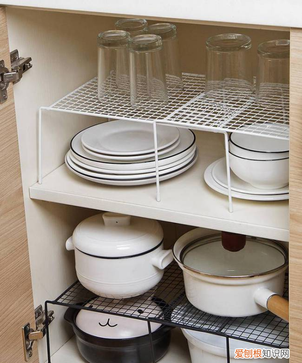 如何用碱面自制洗碗液，有油渍的碗筷用热水洗好还是冷水