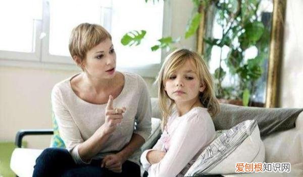 小孩缺乏自信家长应该怎么做,孩子自卑、没自信?取决于父母的教育,多数父母用3种方法引导